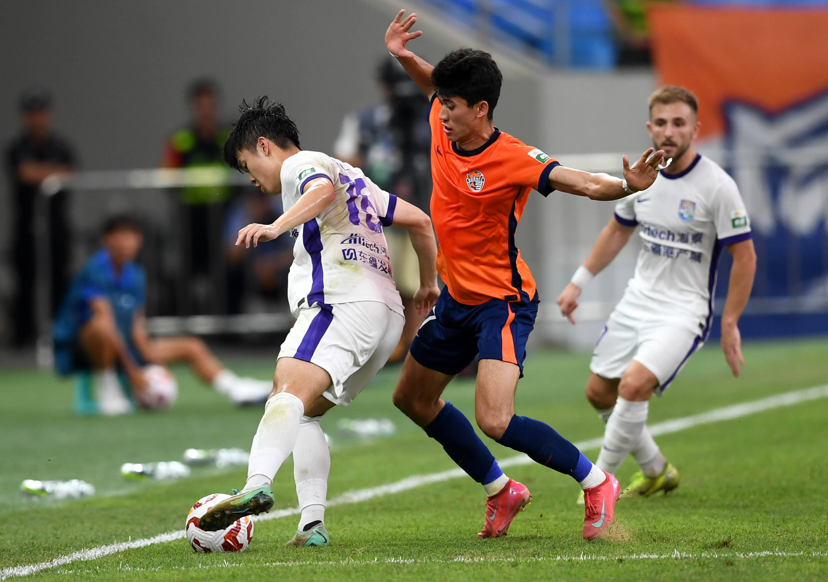 带伤打完比赛，丹麦媒体：小舒梅切尔肩膀受伤 之后恐长时间伤缺.