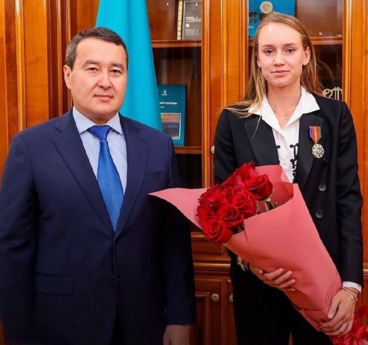 足天时地利 足天时地利