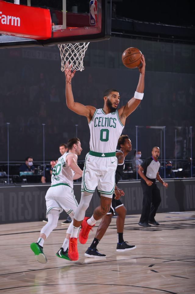 体育直击CBA：青岛击败北控 锁定常规赛第六